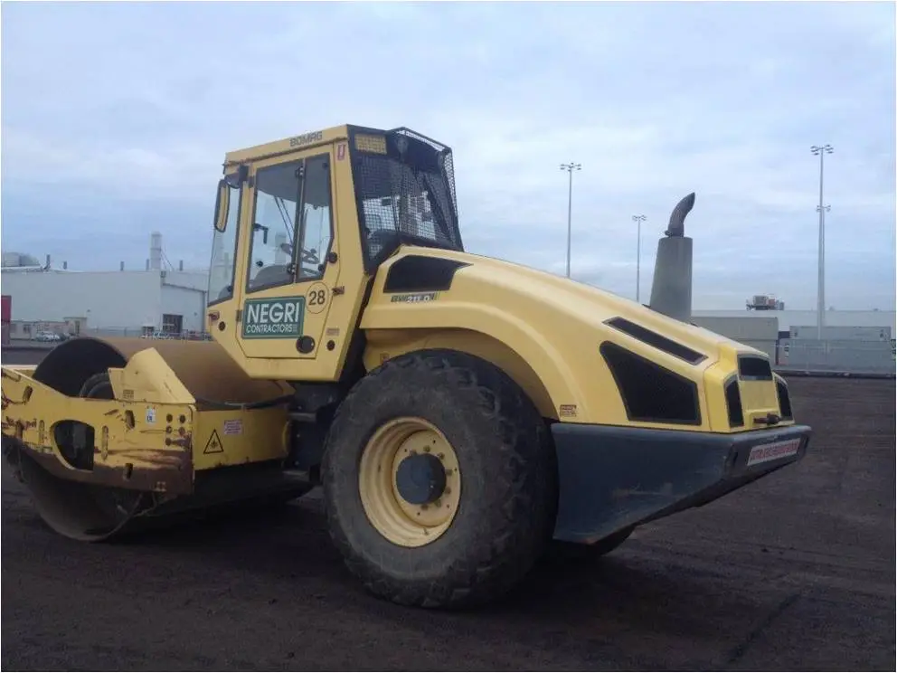 Bomag BW211D Smooth Drum Roller